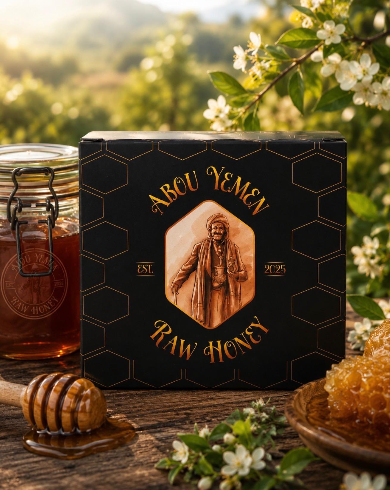 Abou Yemen raw honey box among Sidr blossoms